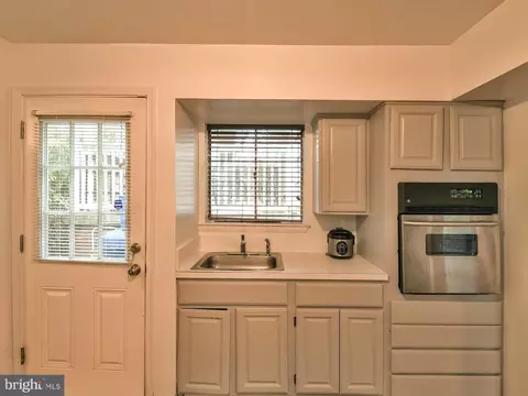 907 N Belgrade Rd, Silver Spring, MD 20902 photo 6