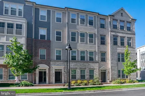 819 Rockwell Ave #819, Gaithersburg, MD 20878