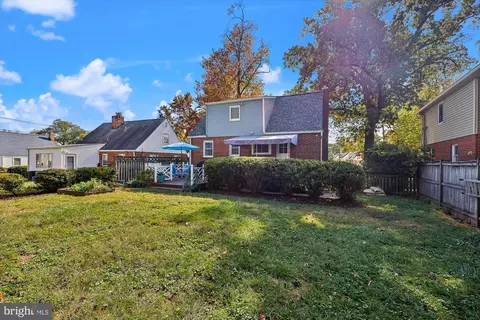 Exterior - 1605 Windham Ln, Silver Spring, MD 20902 photo 6 of 17