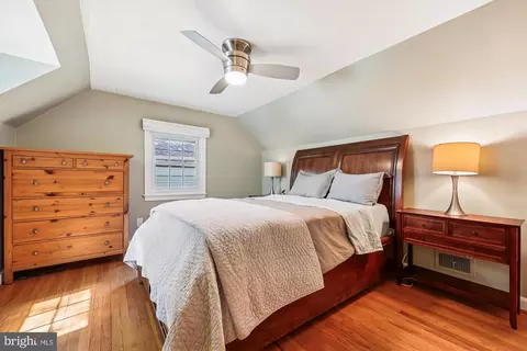 Bedroom - 1605 Windham Ln, Silver Spring, MD 20902 photo 8 of 11