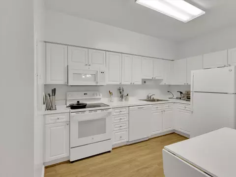 3200 N Leisure World Blvd #514, Silver Spring, MD 20906
