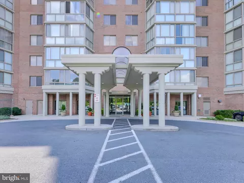 3200 N Leisure World Blvd #514, Silver Spring, MD 20906