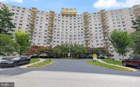 1121 W University Blvd W #1104-B, Silver Spring, MD 20902