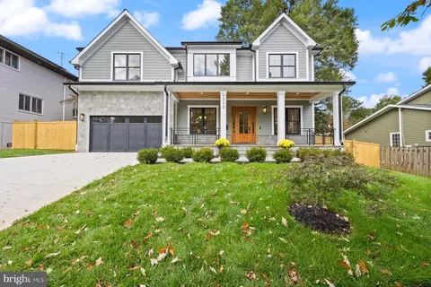 7712 Rocton Ave, Chevy Chase, MD 20815