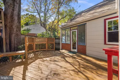 Exterior - 10319 Cherry Tree Ln, Silver Spring, MD 20901 photo 8 of 11