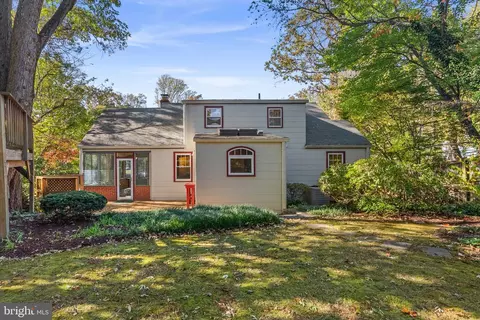 Exterior - 10319 Cherry Tree Ln, Silver Spring, MD 20901 photo 9 of 11