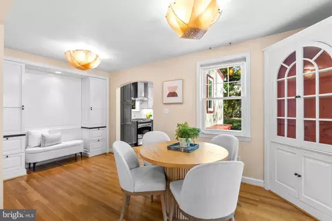 Dining - 10319 Cherry Tree Ln, Silver Spring, MD 20901 photo 1 of 2