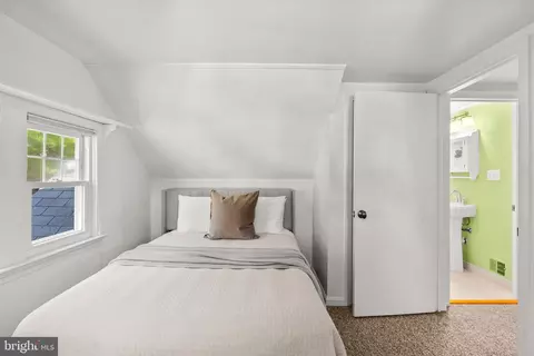 Bedroom - 10319 Cherry Tree Ln, Silver Spring, MD 20901 photo 4 of 4