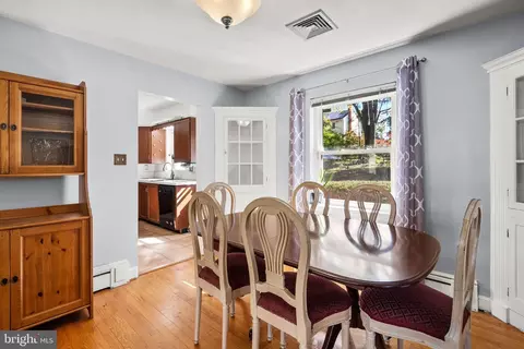 Dining - 3122 Helsel Dr, Silver Spring, MD 20906 photo 2 of 2