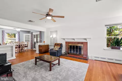 Living - 3122 Helsel Dr, Silver Spring, MD 20906 photo 1 of 5