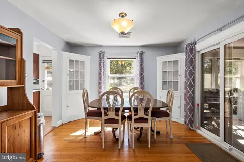 Dining - 3122 Helsel Dr, Silver Spring, MD 20906 photo 1 of 2