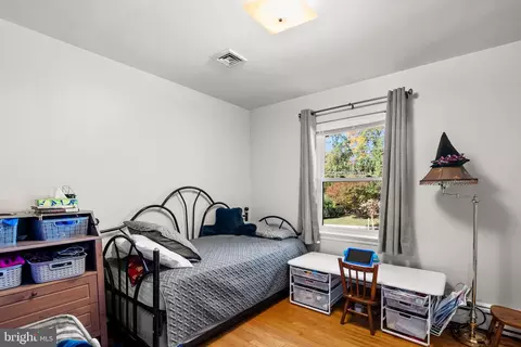 Bedroom - 3122 Helsel Dr, Silver Spring, MD 20906 photo 4 of 7