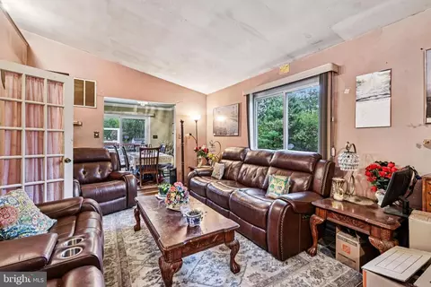 Living - 13407 Brackley Ter, Silver Spring, MD 20904 photo 4 of 4