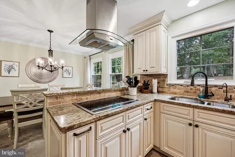 Kitchen - 1816 Rainbow Dr, Silver Spring, MD 20905 photo 4 of 6