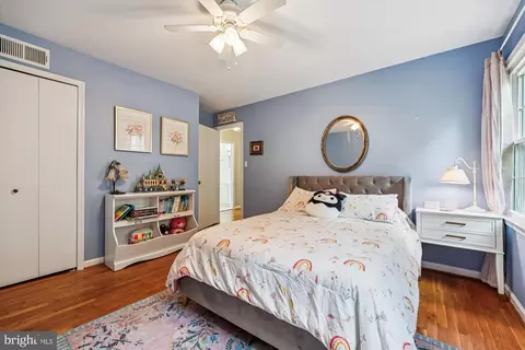 Bedroom - 1816 Rainbow Dr, Silver Spring, MD 20905 photo 5 of 11