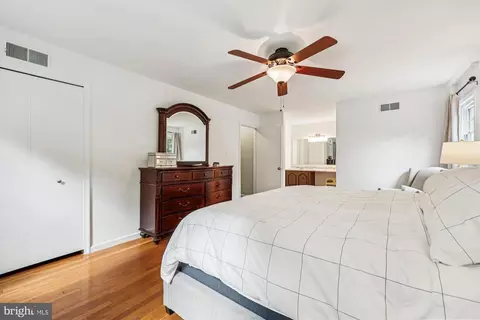 Bedroom - 1816 Rainbow Dr, Silver Spring, MD 20905 photo 3 of 11