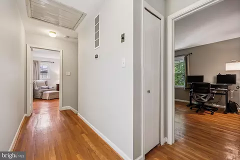 Entry Way - 1816 Rainbow Dr, Silver Spring, MD 20905 photo 8 of 12