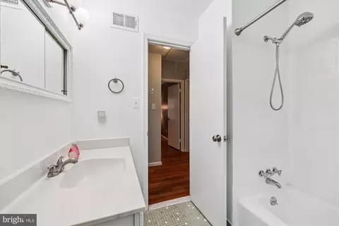 Bath - 1816 Rainbow Dr, Silver Spring, MD 20905 photo 3 of 4