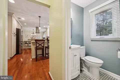 Entry Way - 1816 Rainbow Dr, Silver Spring, MD 20905 photo 4 of 12