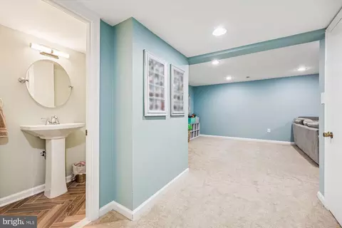 Entry Way - 1816 Rainbow Dr, Silver Spring, MD 20905 photo 12 of 12