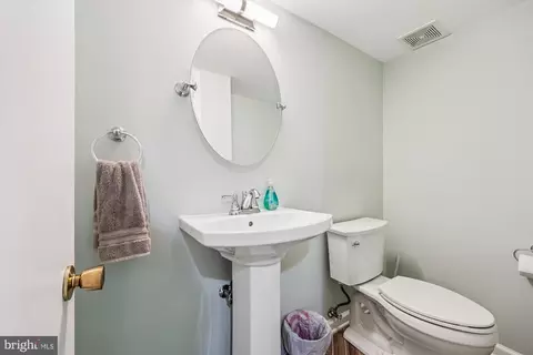 Bath - 1816 Rainbow Dr, Silver Spring, MD 20905 photo 4 of 4