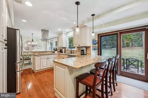 Kitchen - 1816 Rainbow Dr, Silver Spring, MD 20905 photo 2 of 6