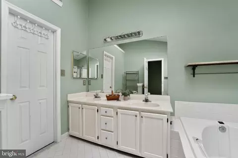18526 Clovercrest Cir, Olney, MD 20832 photo 17