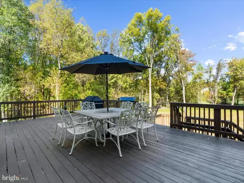 Exterior - 15533 Thompson Rd, Silver Spring, MD 20905 photo 6 of 18