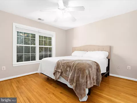 Bedroom - 15533 Thompson Rd, Silver Spring, MD 20905 photo 4 of 13
