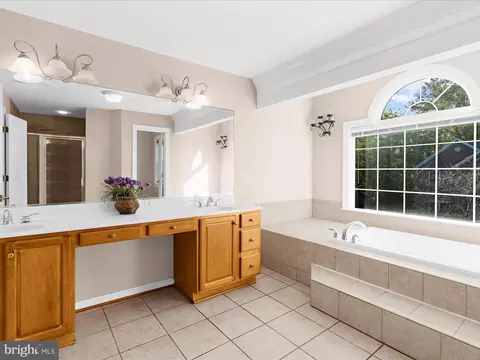 Bath - 15533 Thompson Rd, Silver Spring, MD 20905 photo 6 of 6