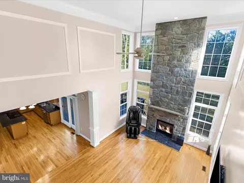 Living - 15533 Thompson Rd, Silver Spring, MD 20905 photo 9 of 11