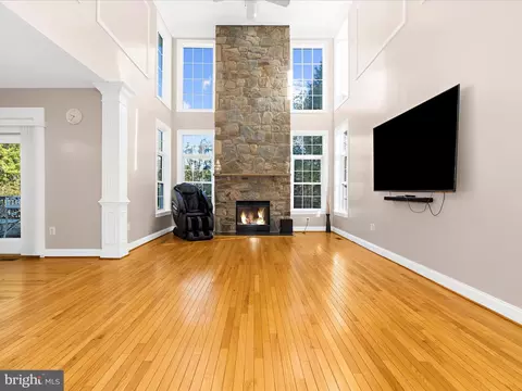 Living - 15533 Thompson Rd, Silver Spring, MD 20905 photo 1 of 11