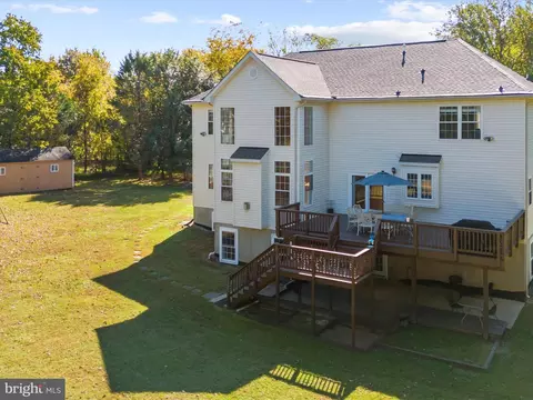 Exterior - 15533 Thompson Rd, Silver Spring, MD 20905 photo 15 of 18