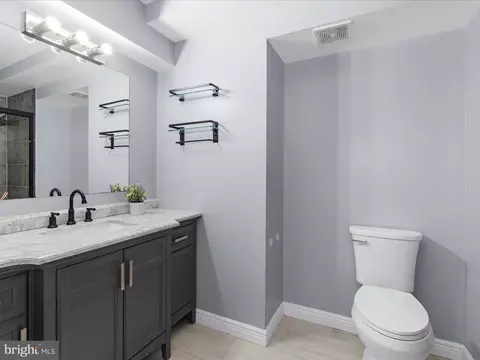 Bath - 15533 Thompson Rd, Silver Spring, MD 20905 photo 1 of 6