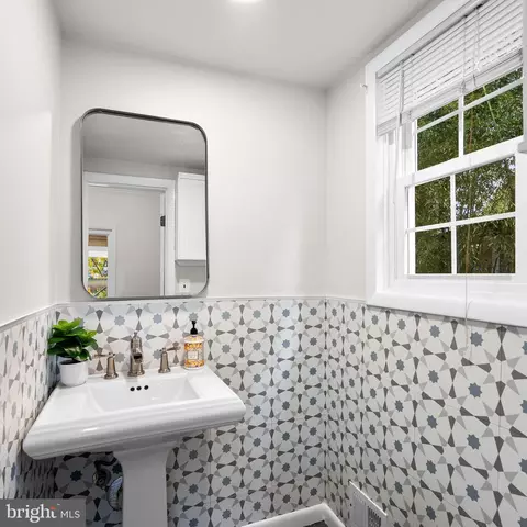 725 Silver Spring Ave, Silver Spring, MD 20910 photo 14