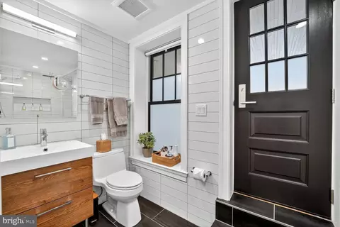 2701 Hume Dr #900, Silver Spring, MD 20910 photo 18