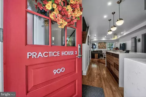 2701 Hume Dr #900, Silver Spring, MD 20910 photo 2