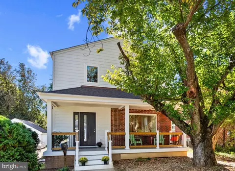 Exterior - 708 Hankin St, Silver Spring, MD 20910 photo 2 of 3