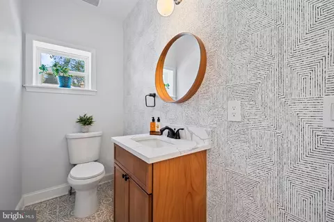Bath - 708 Hankin St, Silver Spring, MD 20910 photo 1 of 7