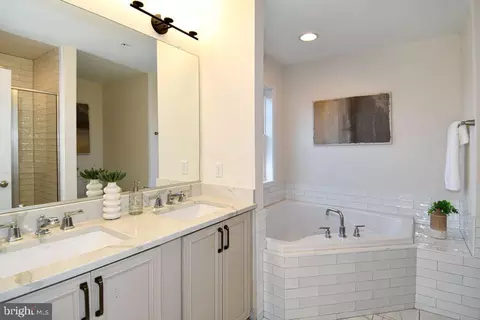 Bath - 2013 Conley Ct, Silver Spring, MD 20904 photo 2 of 5