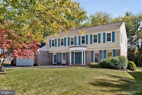 10621 Trotters Trl, Potomac, MD 20854
