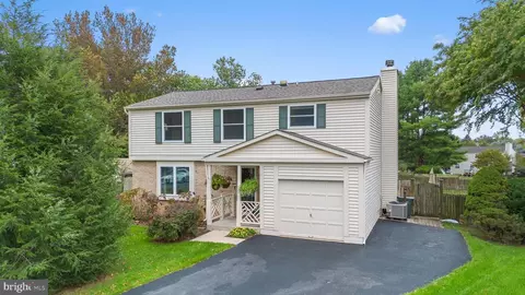 18 Thornhurst Ct, Olney, MD 20832