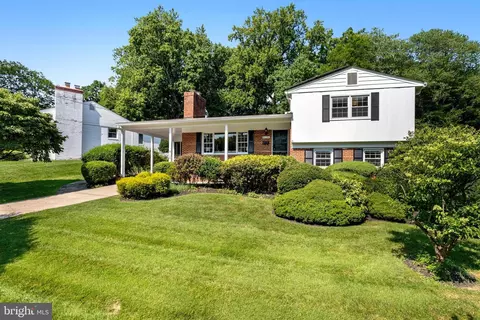 8108 Beech Tree Rd, Bethesda, MD 20817