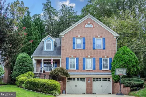 8006 Ellingson Dr, Chevy Chase, MD 20815