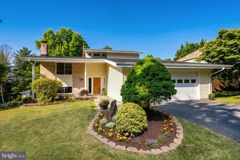 11112 Broad Green Dr, Potomac, MD 20854