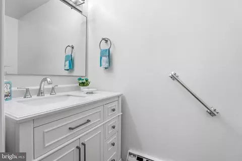 Bath - 3500 Forest Edge Dr #15-2F, Silver Spring, MD 20906 photo 1 of 2