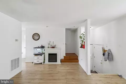 Entry Way - 12014 Swallow Falls Ct, Silver Spring, MD 20904 photo 1 of 3