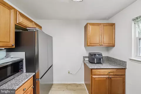 Kitchen - 12014 Swallow Falls Ct, Silver Spring, MD 20904 photo 3 of 3