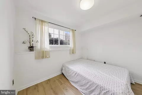 Bedroom - 12014 Swallow Falls Ct, Silver Spring, MD 20904 photo 8 of 9