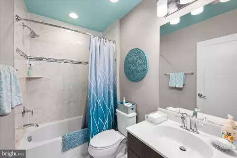 Bath - 8608 Springvale Rd, Silver Spring, MD 20910 photo 1 of 5